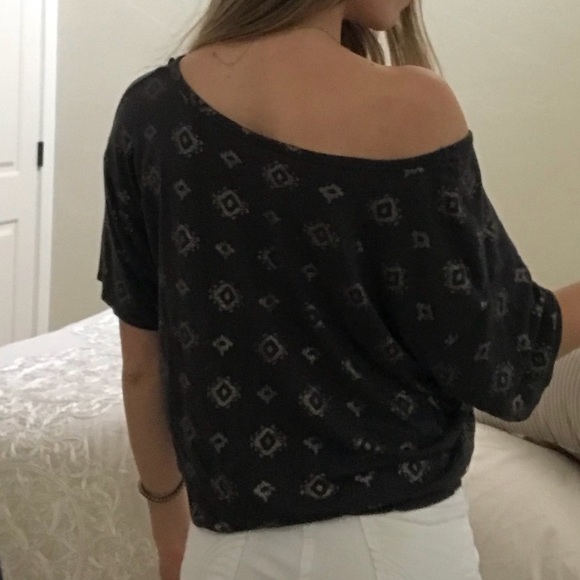 Cropped Hollister T-Shirt size M - Picture 5 of 6